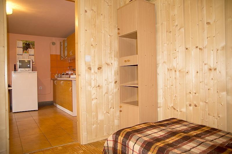 Hacjenda - Apartamenty I Pokoje Goscinne Czarna Góra Kamer foto